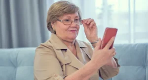 How Presbyopic Changes Affect Daily Visual Comfort Over Time